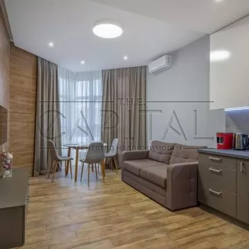 Продаж 1 кімн. квартири по вул. Саперне поле 12