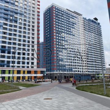 Продаж комерційної нерухомості вул. Євгена Сверстюка, 134 м²