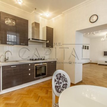 Sale of 3 rooms. Apartments on the street Tolstoy Leo 43