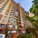 Продаж 3 кімн. квартири по вул. Коновальця Євгена 32 | 2