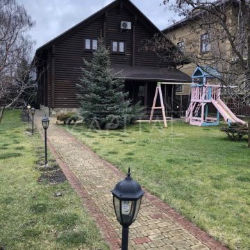House for rent 220m², 10 ares, Kiev