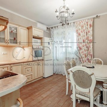 Продаж 3 кімн. квартири по вул. Науки 69