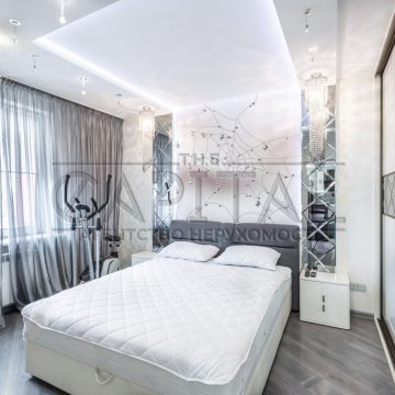 Rent 3 rooms Apartments on the street Dmitrievskaya 75