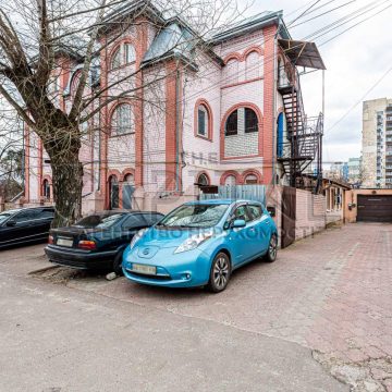 Sale of commercial real estate on the street Slavgorodsky, 825 m²