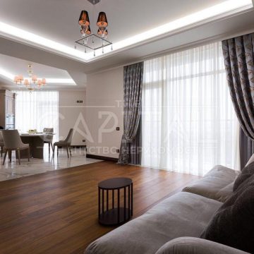 Rent 4 rooms Apartments on the street Zverinetskaya 47