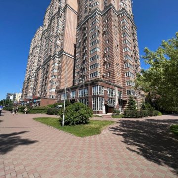 Продажа коммерческой недвижимости ул. Голосеевская, 142.8 м²