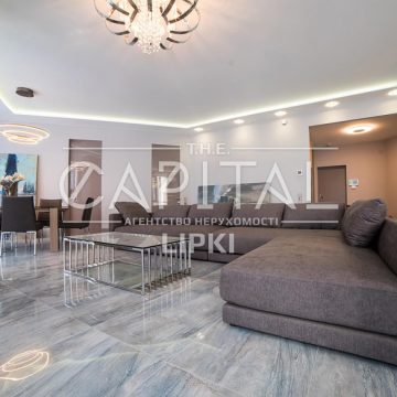 Sale of 5 room. Apartments on the street Dragomirova 18a