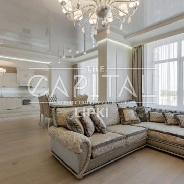 Sale of 5 room. Apartments on the street Dragomirova 11