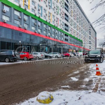 Продаж комерційної нерухомості по вул. Машиностроительная, 904 м²
