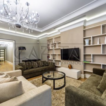 Rent 4 rooms Apartments on the street Novoselitskaya