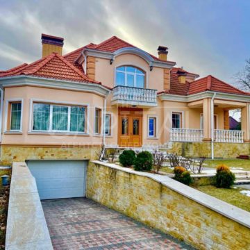 House for rent 390m², 15 ares, Vita-pochtovaya