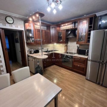 Sale of 3 rooms. Apartments on the street Grigorenko Petra 5