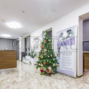 Продаж комерційної нерухомості по вул. Шумского Юрия, 490 м²