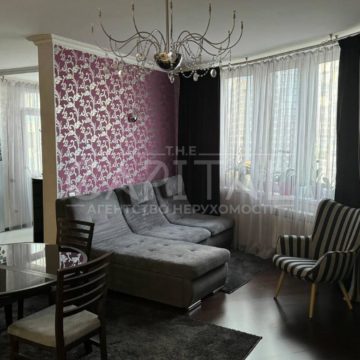 Sale 3 rooms Apartments on the street Dneprovskaya embankment 19-a
