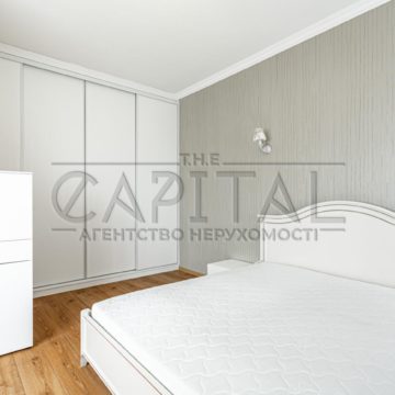Rent 3 rooms Apartments on the street Gorky 72