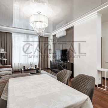 Rent 4 rooms. Apartments on the street Dragomirova 15