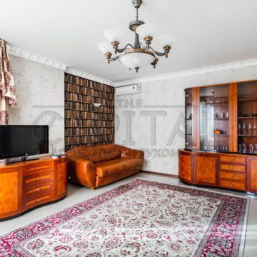 Sale 3 rooms. Apartments on the street. Ave. Goloseevsky 62