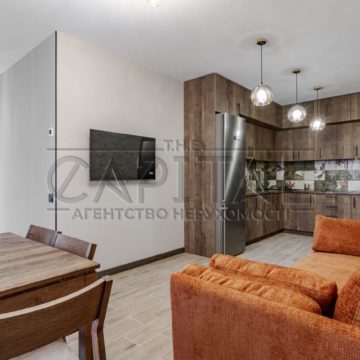 Rent 3 rooms Apartments on the street Maksimovich Mikhail 28-E