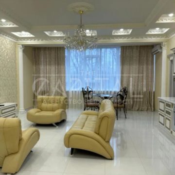 Rent 3 rooms. Apartments on the street 44a Konovaltsa Evgeniya