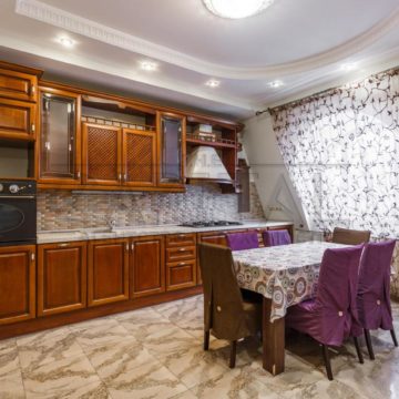 Продаж 4 комн. Квартири по вул. Тургеневская 76-78