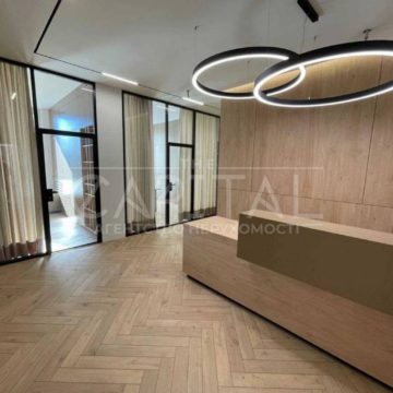 Продаж комерційної нерухомості по вул. Антоновича, 105 м²