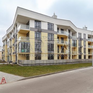 Продаж 3 комн. Квартири по вул. Богатирська 32