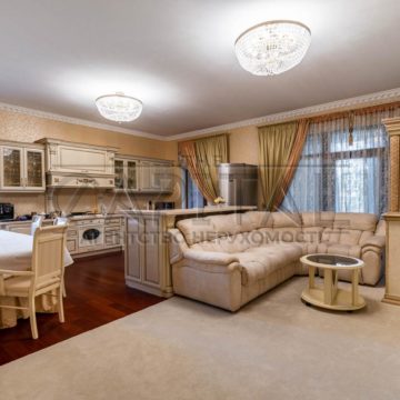 Оренда будинку 400м², 150 соток, Хотів