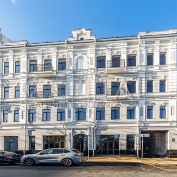 Продаж комерційної нерухомості по вул. Контрактова, 4800 м²