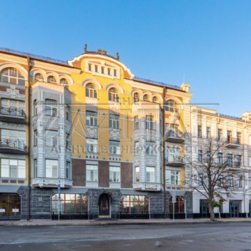 Продаж комерційної нерухомості по вул. Контрактова, 2348 м²