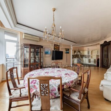 Продаж 3 кімн. квартири по вул. Старонаводницька 6Б