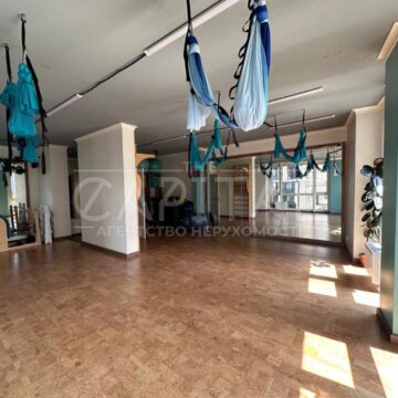 Продаж 3 кімн. квартири по вул. Зарічна 2