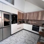 Продаж 4 кімн. квартири по вул. Тополева | 1