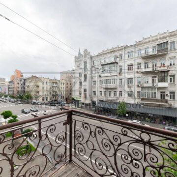 Продаж 5 кімн. квартири по вул. Саксаганського 28