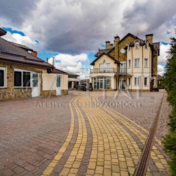 Оренда будинку 1500м², Гора