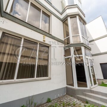 Продаж комерційної нерухомості по вул. Київська, 908 м²