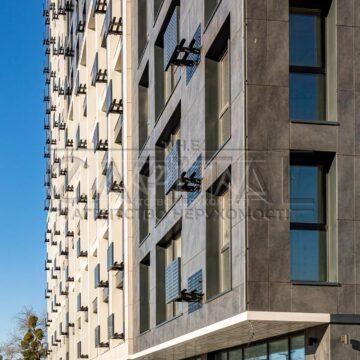 Продаж 2 кімн. квартири по вул. Андрія Верхогляда 30