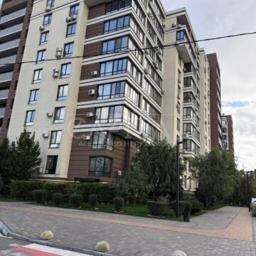 Продаж 2 кімн. квартири по вул. Практична 4