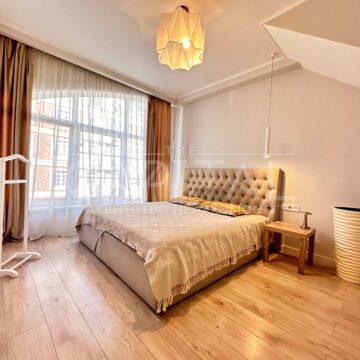 Продаж 5 кімн. квартири по вул. Дмитра Луценка 10