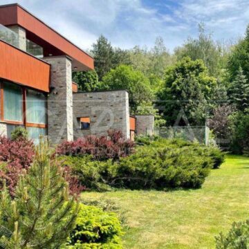 Оренда будинку 1200м², 300 соток, Нові Безрадичі