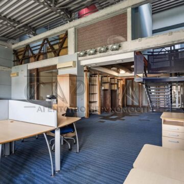 Продажа коммерческой недвижимости на ул. Дегтяревская, 220 м²