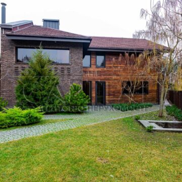 Оренда будинку 180м², 6 соток, Стоянка