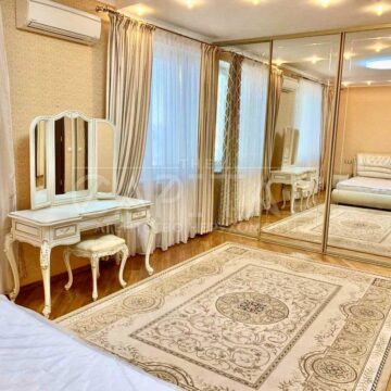 Оренда 4 кімн. квартири по вул. Єжи Ґедройця 2