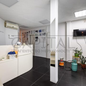 Продаж комерційної нерухомості по вул. Шевченка Тараса, 220 м²