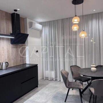 Продаж 2 кімн. квартири по вул. Берестейський 11