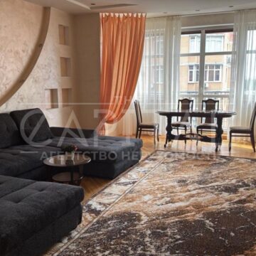 Оренда 3 кімн. квартири по вул. Коновальця Євгена 32б
