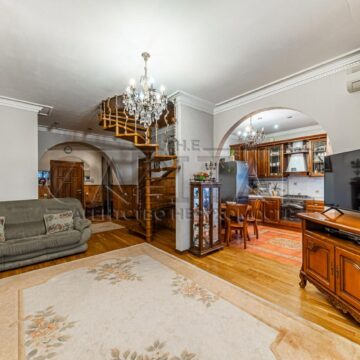 Продажа 3 комн. квартиры на ул. Туровская 29