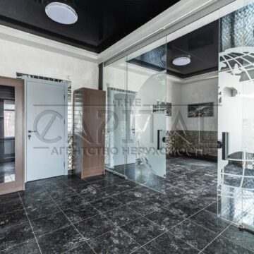 Продаж комерційної нерухомості по вул. Івана Мазепи, 88 м²