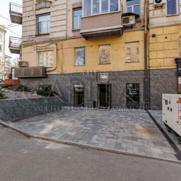 Commercial real estate for sale on Saksaganskoho St., 84 m²