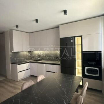 Продаж 2 кімн. квартири по вул. Столичне шосе 3