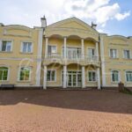 Продаж будинку 1272м², 130 соток, Хлепча | 2
